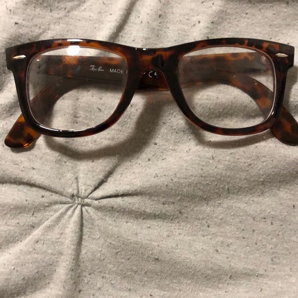 Clear lense tortoise patterned ray bans